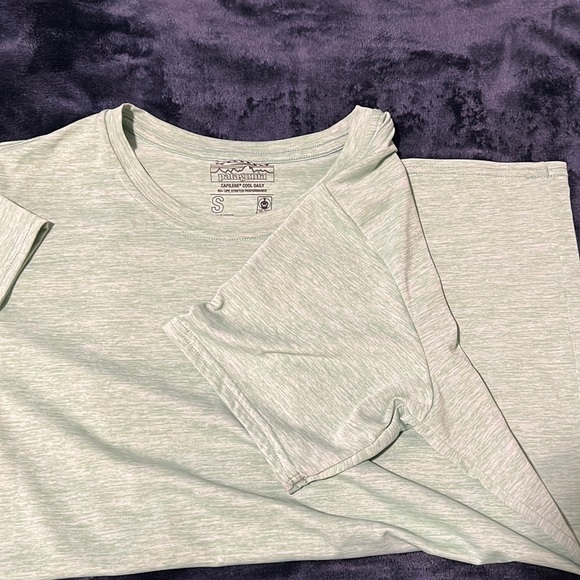 Patagonia Capilene Cool Daily Stretch Performance Tshirt Light Green Size Small - Picture 4 of 12